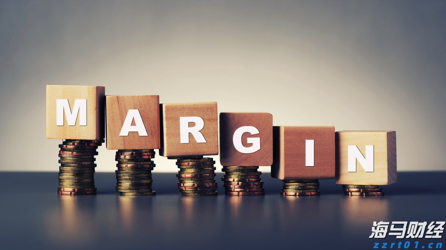 柳梧铁路金田跨平武高速特大桥首片T梁顺利架设