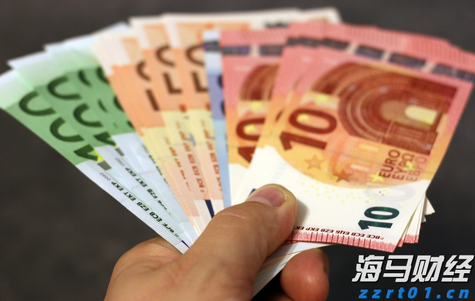 刘格菘加码泡泡玛特(09992) 2025年基金二季度配置新消费、创新药显著加仓